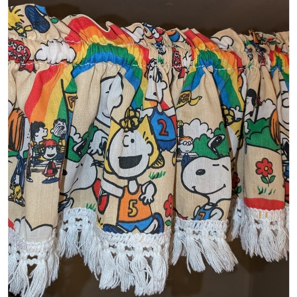 14 PC 8 PANELS Vintage Charlie Brown Snoopy rainbow curtains! - Picture 4 of 5